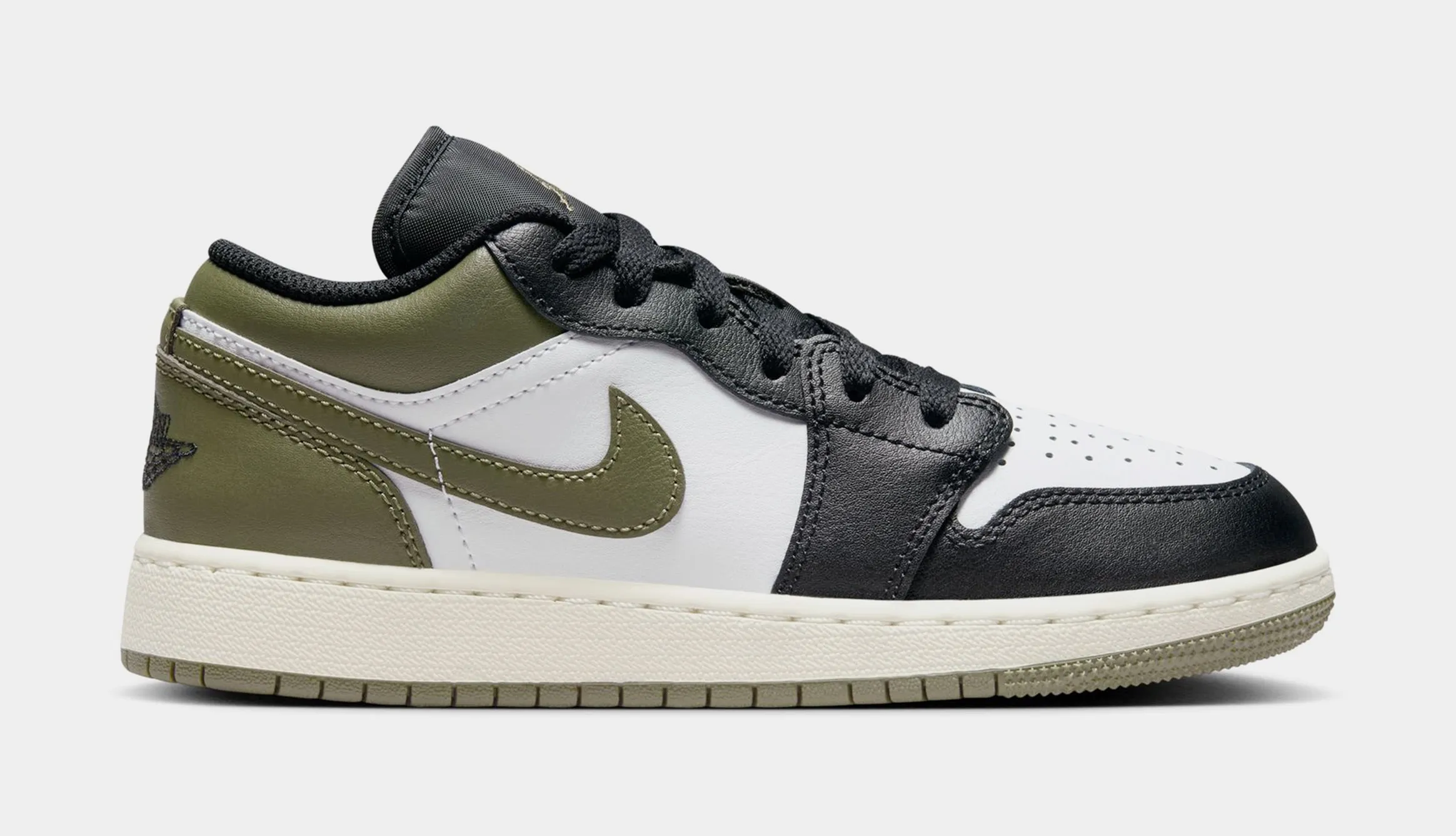 Air Jordan 1 Retro Low Black Toe Medium Olive Grade School Lifestyle Shoes (Black/Medium Olive/White)